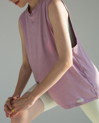 Μπλούζα με μεγάλα ανοίγματα . T-shirts NOOS Pilates Wear