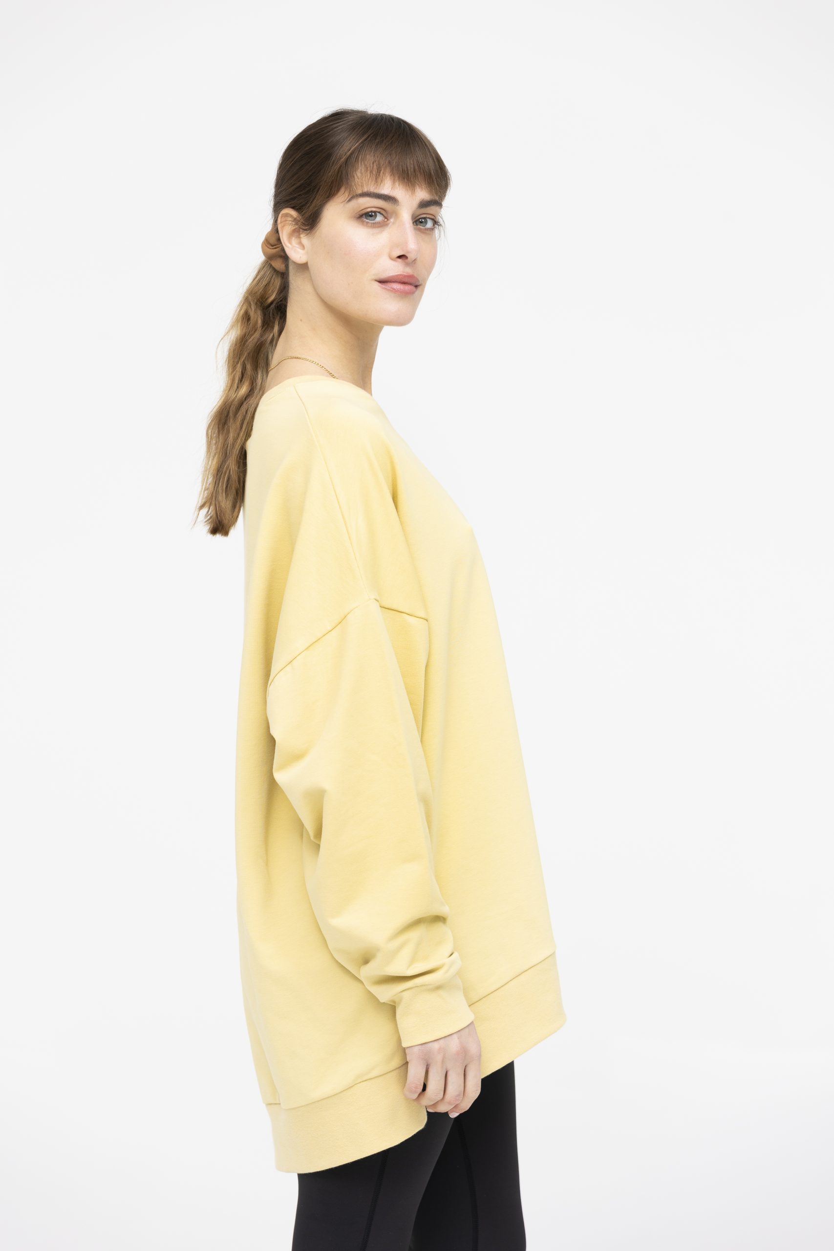 Hoodies & Sweatshirts - Oversized sweatshirt in dusty yellow with print Oversized sweatshirt in dusty yellow with print Hoodies & Sweatshirts NOOS Pilates Wear