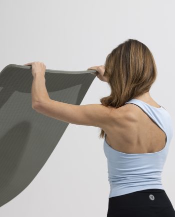 Βαμβακερό τοπ με ιδιαίτερο σχέδιο στην πλάτη. Bra-Tops NOOS Pilates Wear